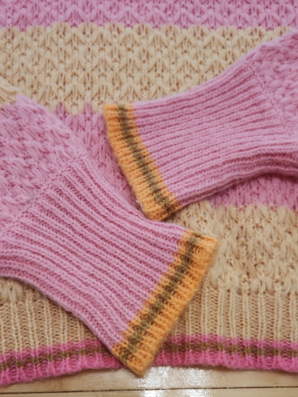 Lalavon Cozy Aesthetic Sweetheart Stitch Striped Cropped Sweater Pink Yellow M - Picture 11 of 16